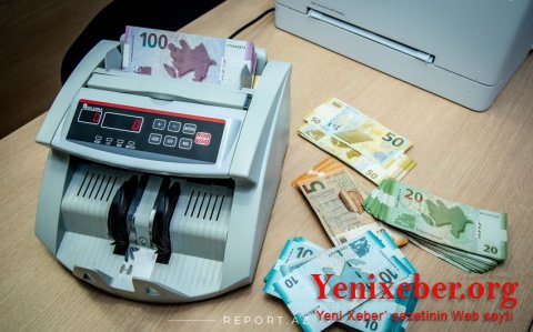 Azərbaycan manatını devalvasiya gözləyir?